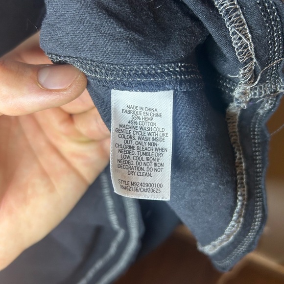 Vintage Guess Japanese metallic waves single-stitch shirt - Picture 7 of 9